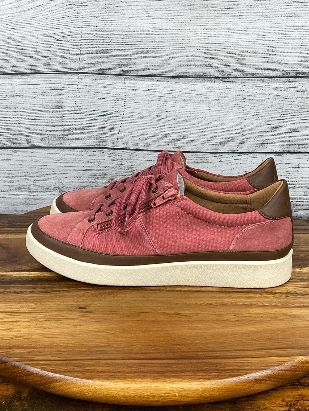 NEW Vionic Mayra Dusty Cedar Red Orthopedic Support Casual Shoe Women’s Size 9.5